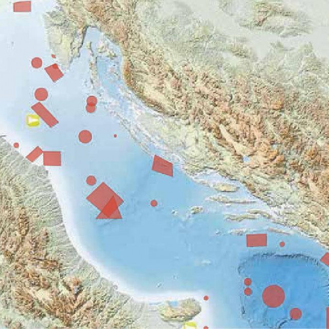 &lt;p&gt;Na pretraživoj karti EMODneta područja u Jadranu na kojima je odbačeno streljivo označena su kao osjenčani četverokuti, trokuti i krugovi&lt;/p&gt;