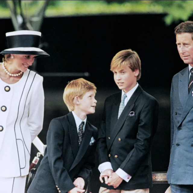 &lt;p&gt;Princeza Diana, princ Harry, princ William i kralj Charles&lt;/p&gt;