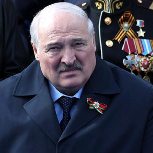 &lt;p&gt;Aleksander Lukašenko u Moskvi na Dan pobjede 9. svibnja, ujedno i zadnji put kada je viđen u javnosti&lt;/p&gt;