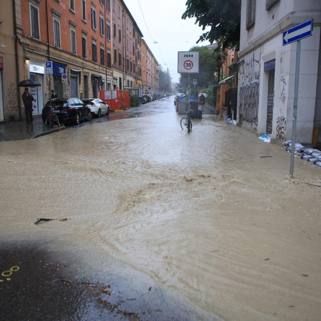 &lt;p&gt;Poplava u Bolonji&lt;/p&gt;