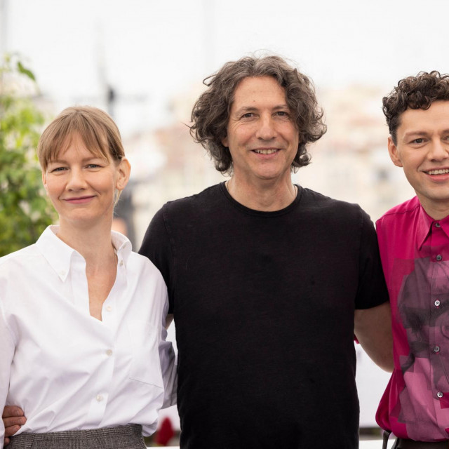 &lt;p&gt;Sandra Hüller, Jonathan Glazer i Christian Friedel, 76. Filmski festival u Cannesu&lt;/p&gt;