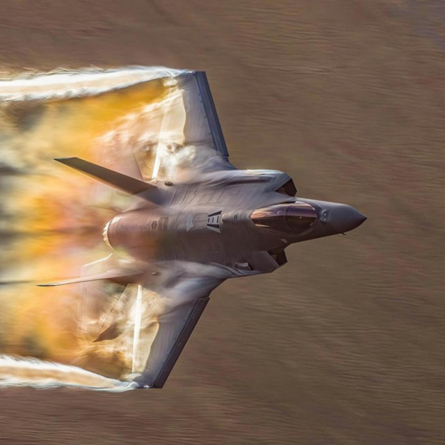 &lt;p&gt;borbeni avion F-35 Lightning II u letu&lt;/p&gt;