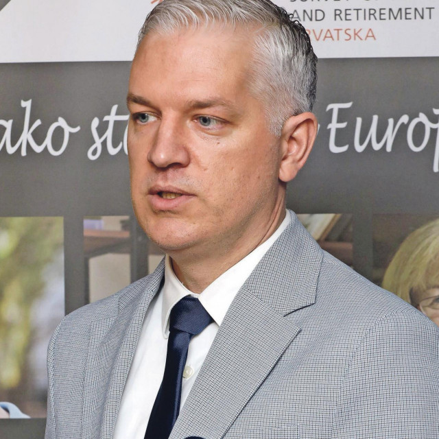 &lt;p&gt;&lt;br&gt;
Dr. Šime Smolić, voditelj europskog istraživanja SHARE u Hrvatskoj&lt;/p&gt;