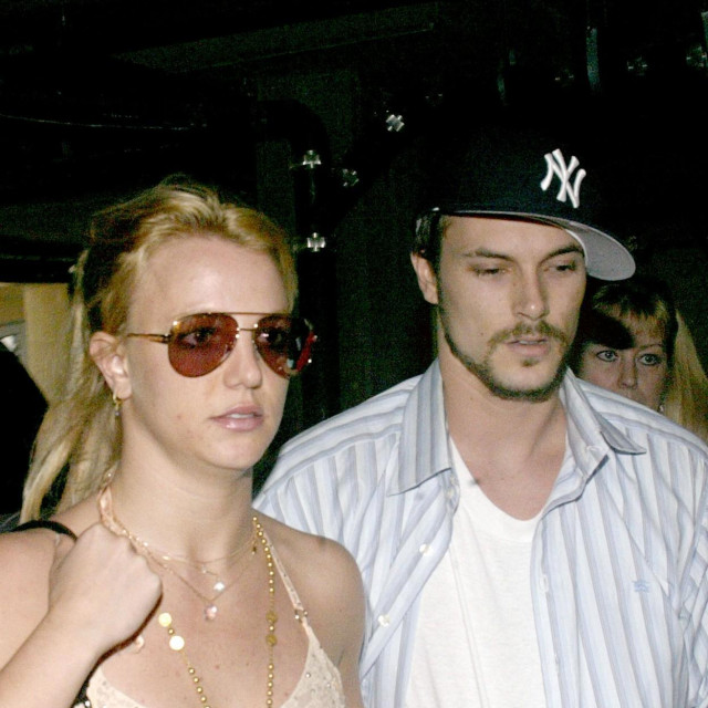 &lt;p&gt;&lt;br&gt;
Britney Spears i Kevin Federline 2004. godine&lt;/p&gt;