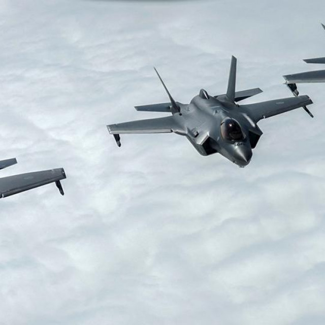 Borbeni avioni F-35 u letu