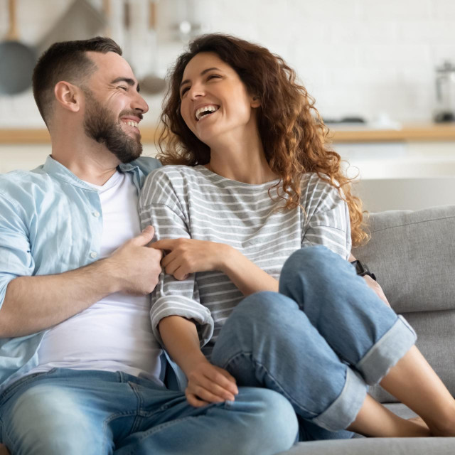 &lt;p&gt;Gottman nudi konkretne strategije koje će parovima pomoći učinkovitije riješiti svaki problem, od seksa i novca do stresa na poslu i brige o obitelji.&lt;/p&gt;
