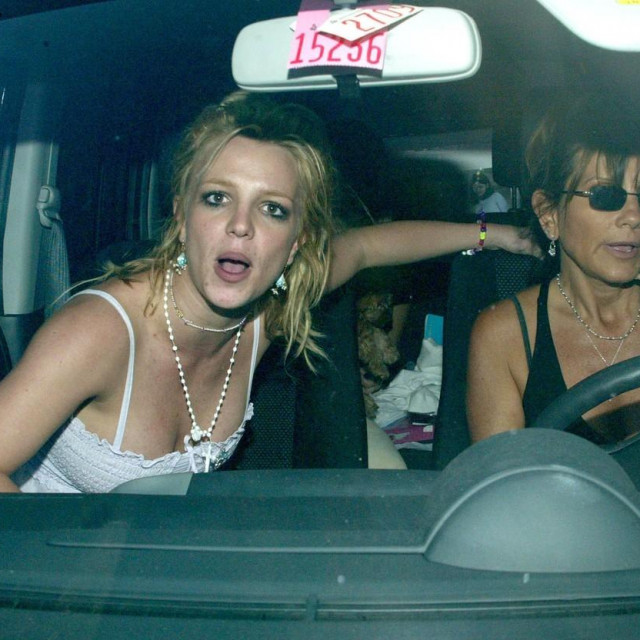 &lt;p&gt;Britney i njena majka u autu 2004. godine&lt;/p&gt;