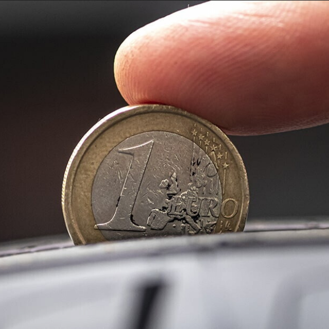 &lt;p&gt;Mjerenje gaznog sloja gume kovanicom od 1 eura (ilustracija)&lt;/p&gt;