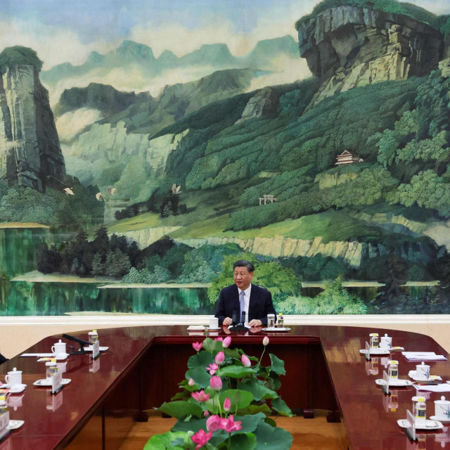 &lt;p&gt;Antony Blinken i Xi Jinping u Velikoj dvorani naroda u kojoj kineski predsjednik prima čelnike država&lt;/p&gt;