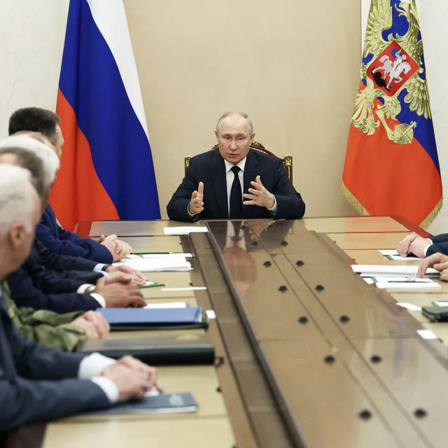 Vladimir Putin (sredina)