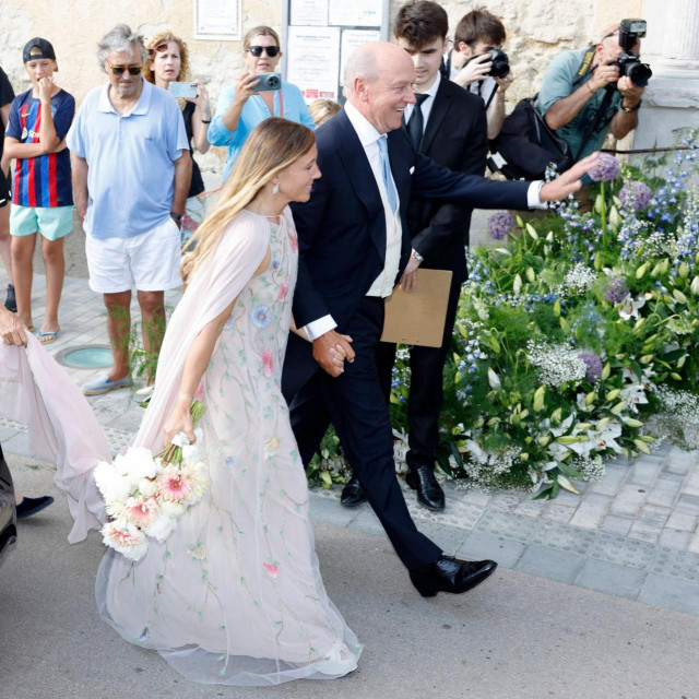 &lt;p&gt;Mladenka María Valls je odabirom vjenčanice oduševila Claru Chiu&lt;/p&gt;