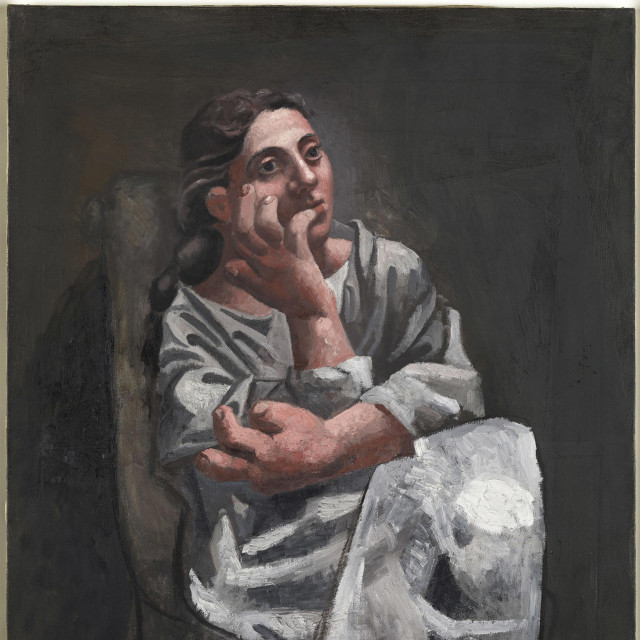 &lt;p&gt;Donna seduta, 1920. Olio su tela, cm. 92 x 65. Inv.: MP67. Fotografo: Mathieu Rabeau&lt;br&gt;
Artwork Location: Museo Picasso, Parigi, Francia&lt;br&gt;
&lt;br&gt;
 &lt;/p&gt;