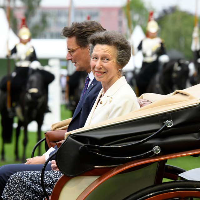 &lt;p&gt;Princeza je u kočiji stigla na svečano otvorenje Svjetskog konjičkog festivala&lt;/p&gt;