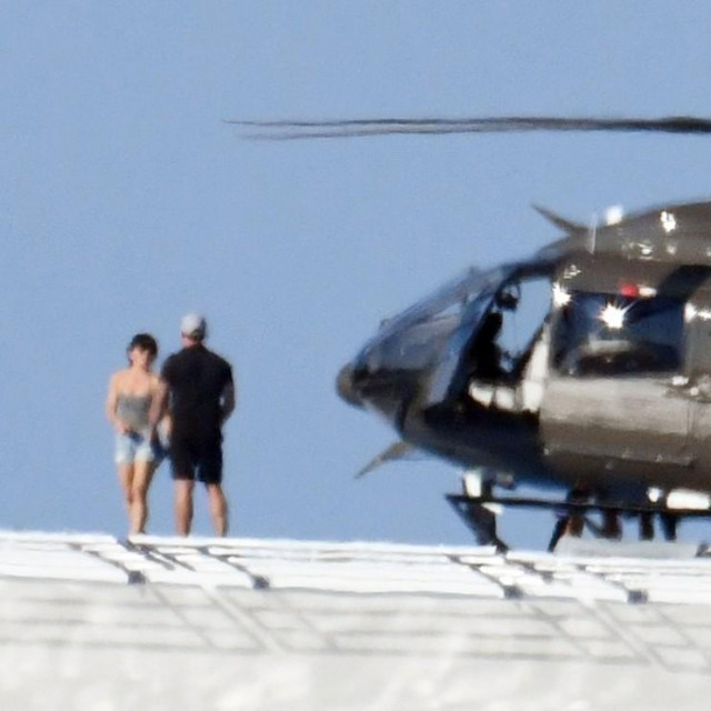 &lt;p&gt;Lauren i Jeff pri slijetanju helikoptera&lt;/p&gt;