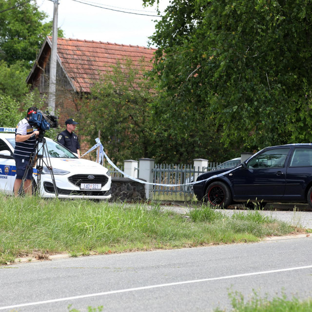 Policija čuva automobil ubojice