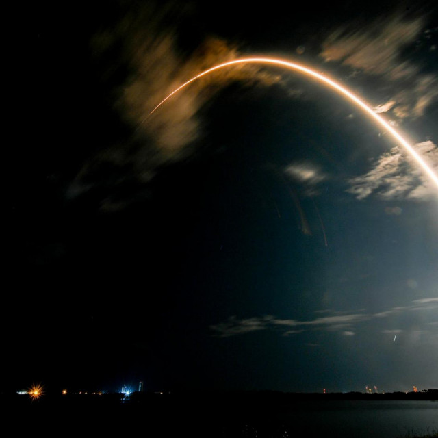 &lt;p&gt;Lansiranje Space X Falcon rakete koja sa sobom nosi i 54 Starlinkova satelita&lt;/p&gt;