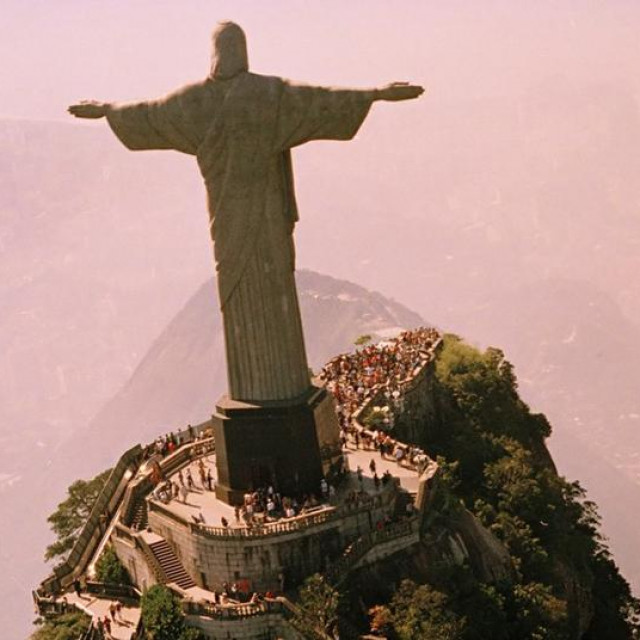 Kip Isusa Krista iznad Rio de Janeira