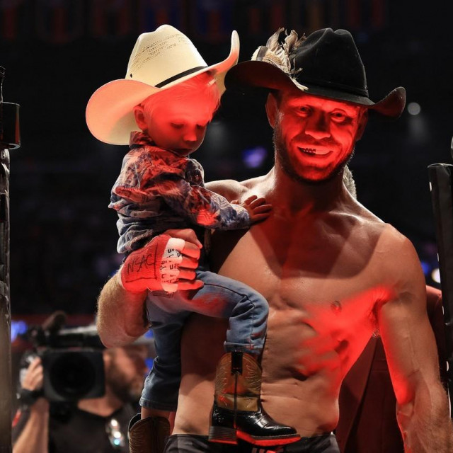 &lt;p&gt;LAS VEGAS, NEVADA - JULY 02: Donald Cerrone exits the octagon after announcing his retirement following his welterweight bout against Jim Miller during UFC 276 at T-Mobile Arena on July 02, 2022 in Las Vegas, Nevada. Jim Miller won via a second round submission. Carmen Mandato,Image: 704682285, License: Rights-managed, Restrictions:, Model Release: no, Credit line: Carmen Mandato/Getty images/Profimedia&lt;/p&gt;