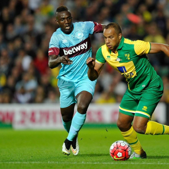 Modibo Maiga (West Ham United) i Vadis Odjidja-Ofoe (Norwich City)
