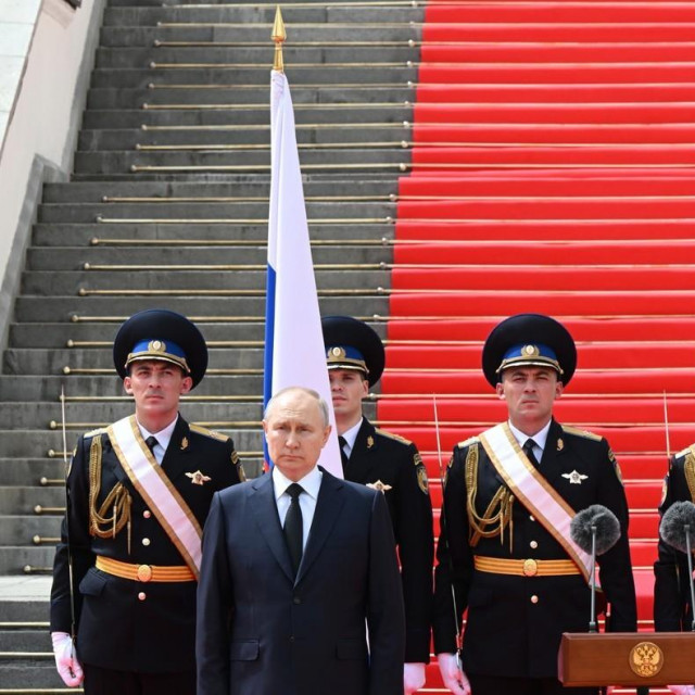 Vladimir Putin s pripadnicima Rosgvardije