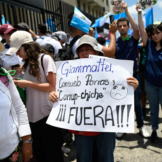 &lt;p&gt;Prosvjed u Gvatemali protiv državnog odvjetnika Consuala Porrasa i tužitelja Rafaela Curruchichea&lt;/p&gt;
