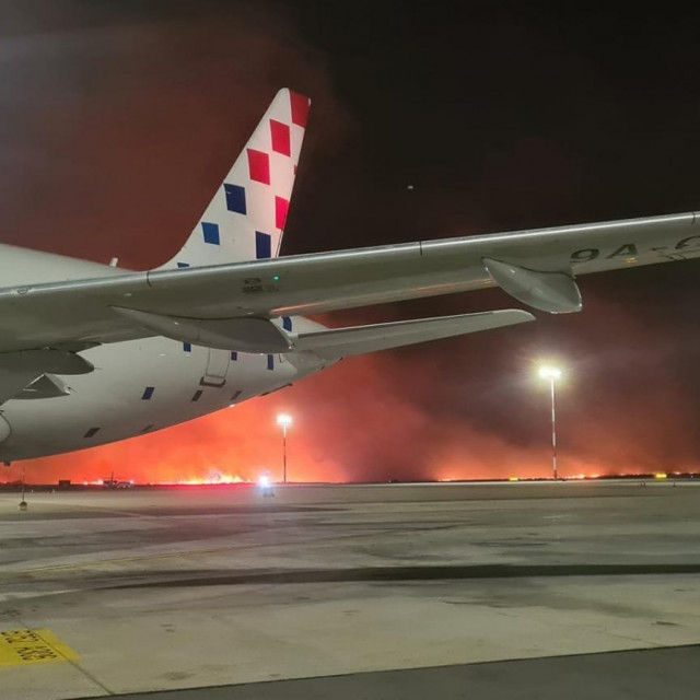 &lt;p&gt;Zrakoplov Croatia Airlines u vatrenom obruču u zračnoj luci Palermo&lt;/p&gt;