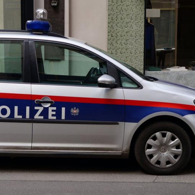 Ilustracija, policijski automobil u Austriji