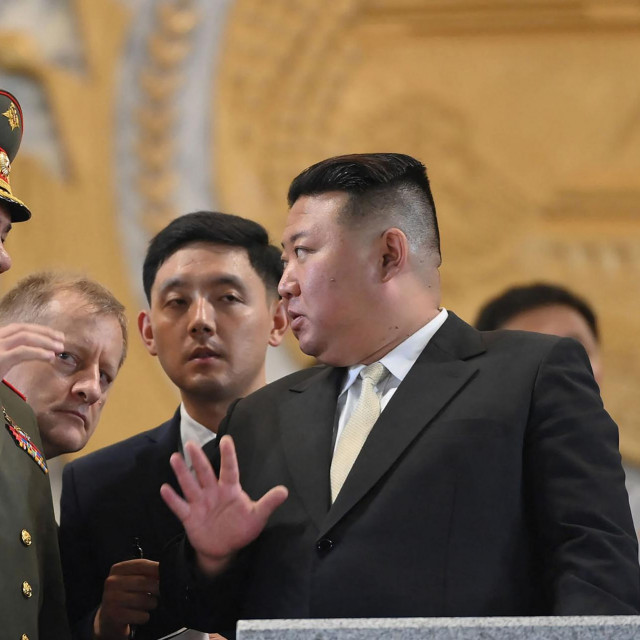 &lt;p&gt;Sergej Šojgu i Kim Jong Un&lt;/p&gt;