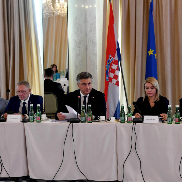 Andrej Plenković i članovi Vlade