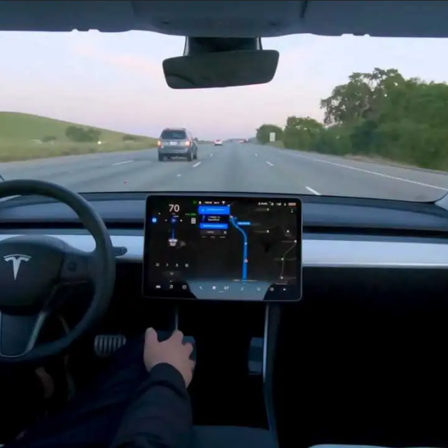 &lt;p&gt;Tesla Full Self Driving (ilustracija)&lt;/p&gt;