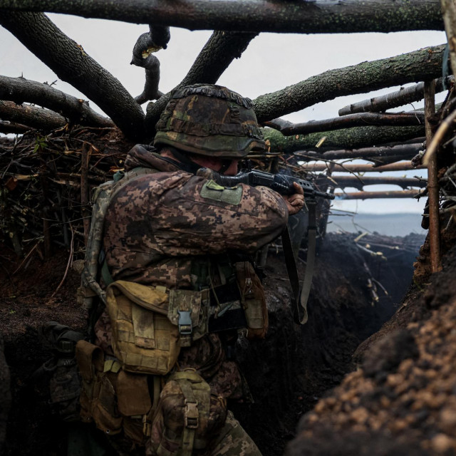 &lt;p&gt;Ukrajinski vojnik u rovu na nepoznatoj lokaciji u blizini Bahmuta&lt;/p&gt;