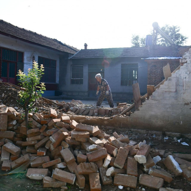 Srušen zid nakon potresa u Dezhou