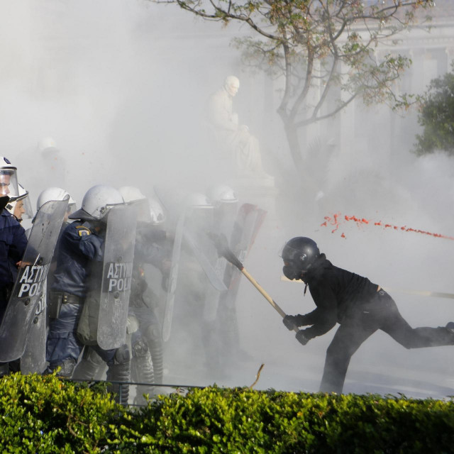 Ilustracija: Grčka policija spriječava sukob