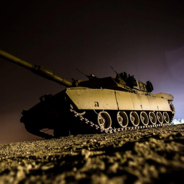Tenk M1A1 Abrams