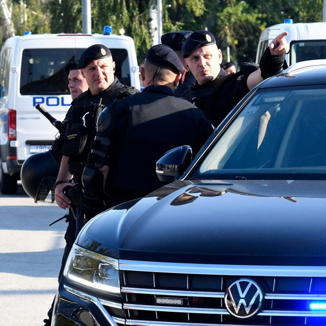 Policija uoči utakmice Dinama i AEK-a