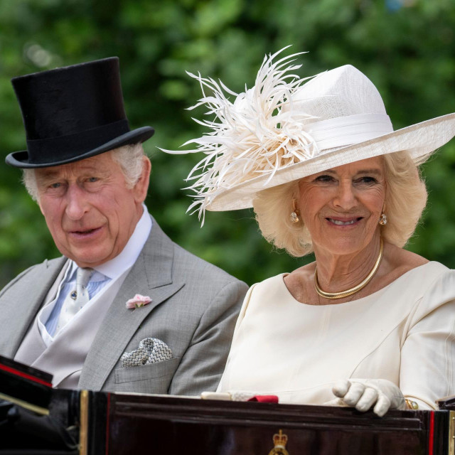 &lt;p&gt;Charles III. i kraljica Camilla&lt;/p&gt;