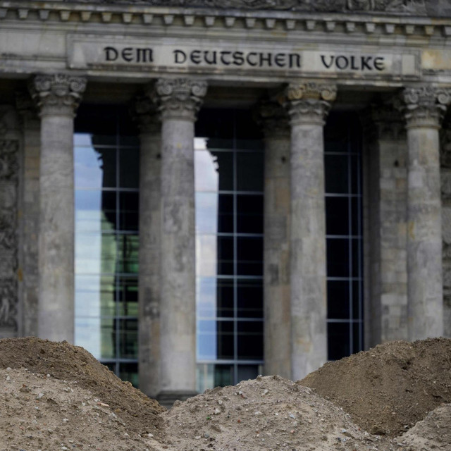 &lt;p&gt;Zgrada Reichstaga pod konstrukcijom&lt;/p&gt;