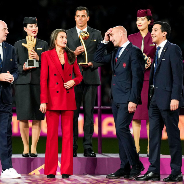 &lt;p&gt;Kraljica Letizia se pridružila čestitarima na svečnosti dodjele medalja u Sydneyju&lt;/p&gt;