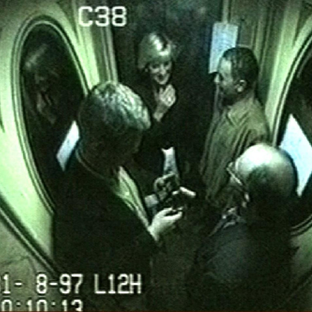 &lt;p&gt;Diana i Dodi Al Fayed u liftu hotela Ritz malo prije tragične smrti&lt;/p&gt;