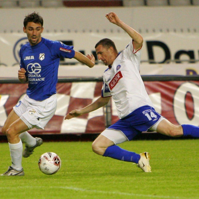 &lt;p&gt;Sebastjan Cimirotič (Hajduk) i Dario Knežević (Rijeka) u duelu na Poljudu 2006. godine&lt;/p&gt;
