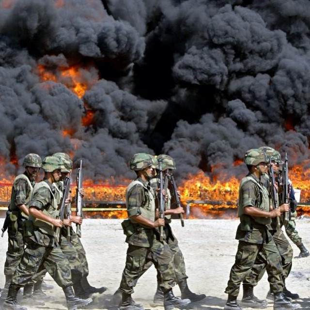 &lt;p&gt;Meksički vojnici hodaju pored mjesta spaljivanja 23,5 tona kokaina u Manzanillu&lt;/p&gt;