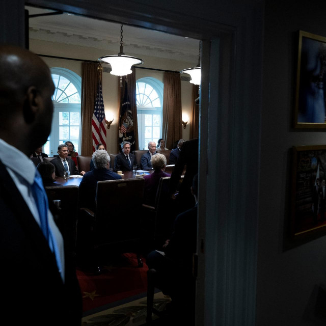 Bijela kuća, Biden na sastanku s užim kabinetom