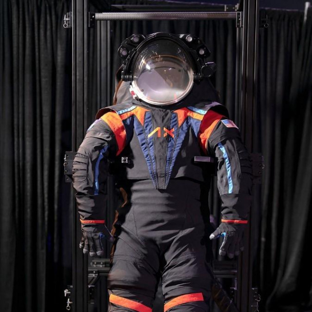 &lt;p&gt;Svemirsko odijelo Axiom Extravehicular Mobility Unit (AxEMU)&lt;/p&gt;