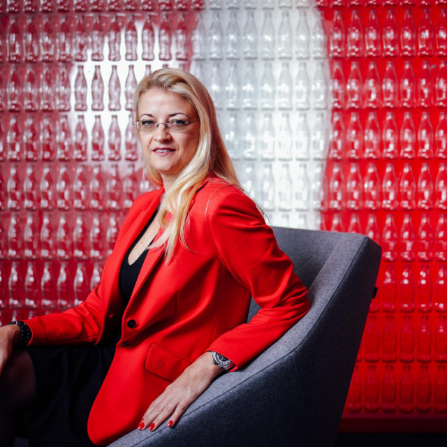 &lt;p&gt;Dora Strezova Nikolova, glavna direktorica Coca Cola HBC.&lt;br&gt;
 &lt;/p&gt;