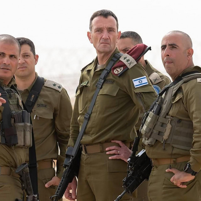 Herzi Halevi s izraelskim vojnicima