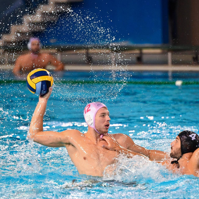 &lt;p&gt;Dubrovnik, 061023. Vaterpolo utakmica Jug AO - Pro Recco na bazenu u Gruzu. Na fotografiji: Marko Zuvela 12, Giacomo Cannella 4.