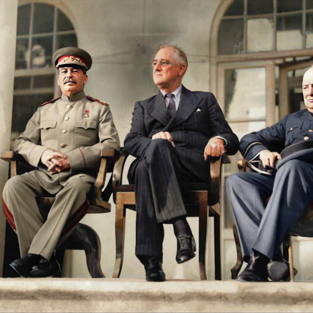 &lt;p&gt;Staljin, Roosevelt i Churchill&lt;/p&gt;