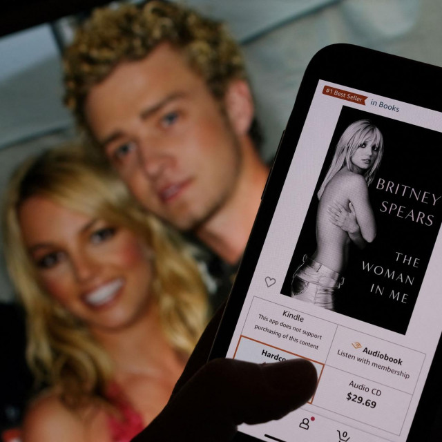 &lt;p&gt;Britney Spears i Justin Timberlake i naslovnica njezinih memoara ”The Woman in Me” &lt;/p&gt;