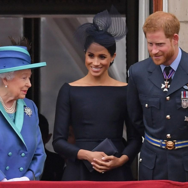 &lt;p&gt;Kraljica Elizabeta s Harryjem i Meghan 2018. godine&lt;/p&gt;