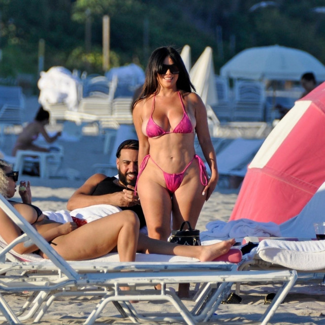 Bivši dečko Khloe Kardashian, French Montana uživao je s misterioznom ženom koja sliči na Kim Kardashian